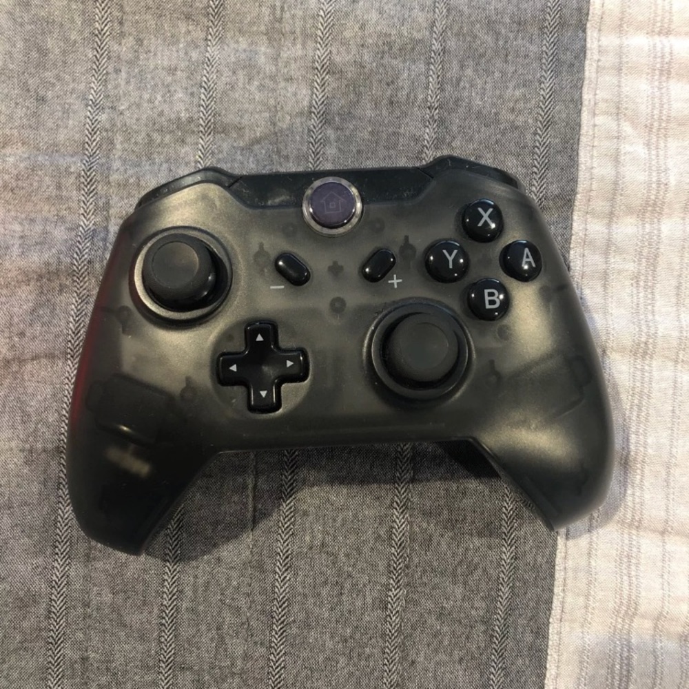 Nintendo Switch - Picture 2 of 5
